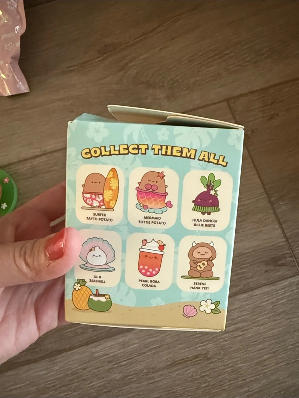 NWT Smoko Friends Island Life Blind Box - Serene Hank Yeti